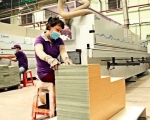 Fearing anti-dumping lawsuits, VN wooden furniture firms diversify markets